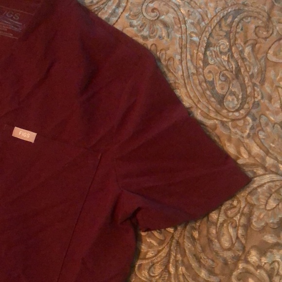 Figs Technical Collection Maroon Button Up Short Sleeve Maroon Scrub Top size XS - Picture 3 of 5